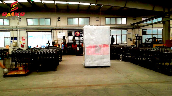 閥塊<a href='http://www.wh-syris.com' target='_blank'><u>交叉孔去毛刺</u></a>_蘇州斯曼克磨粒流設備有限公司